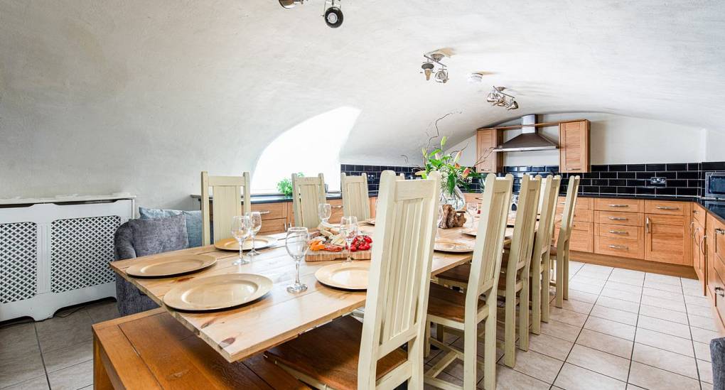 hen-accommodation-bristol-kitchen