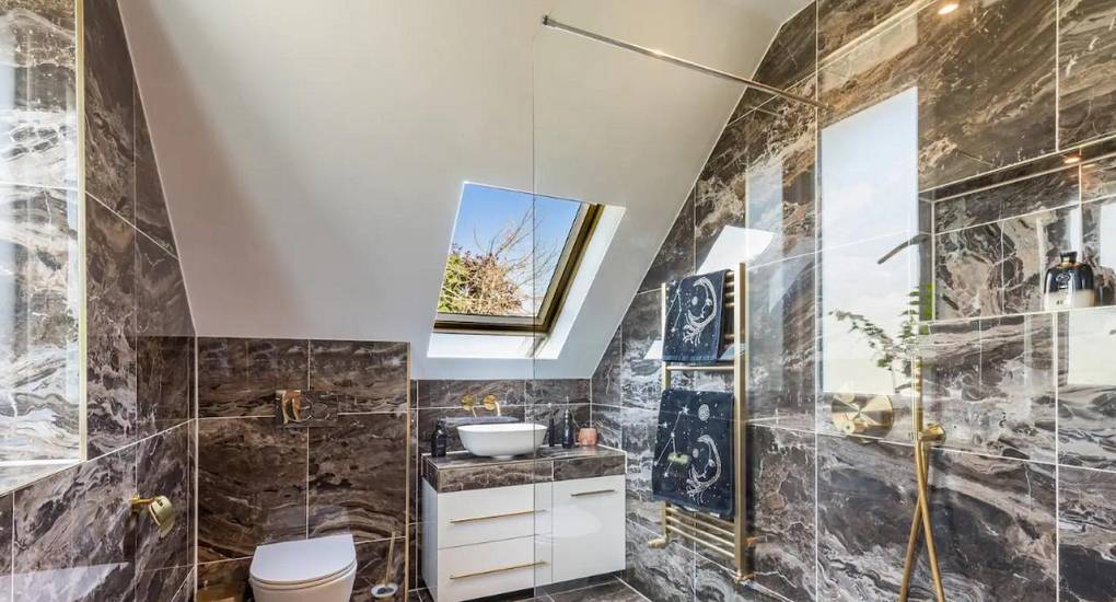 Hen party house second bathroom