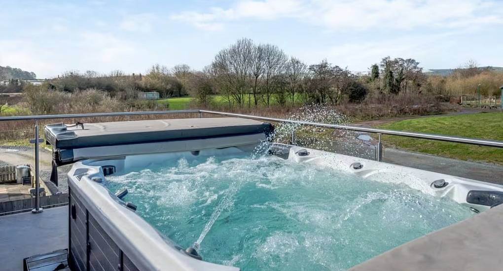 Hot tub