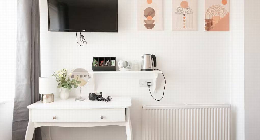 tower-view-blackpool-bedroom-dressing-table.jpg